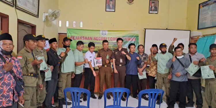 Penyuluhan Hukum Kejaksaan Negeri Lombok Timur Di Desa Sakra Selatan Kecamatan Sakra Tahun 2023