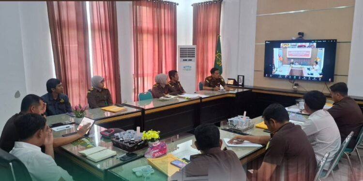 PENGARAHAN KEPALA KEJAKSAAN TINGGI NTB SECARA DARING TERKAIT PERSIAPAN KEGIATAN VERIFIKASI LAPANGAN OLEH TIM PENILAI INTERNAL PEMBANGUNAN ZONA INTEGRITAS PADA WILAYAH NTB
